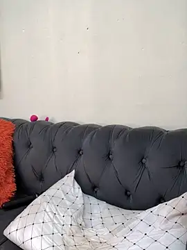 Nicole Liam  online show from 15, 12, 2025