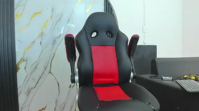 Snapshot of Hottwinkguys chatting on 15, 10, 2025 Hottwinkguys online show from 15, 10, 2025