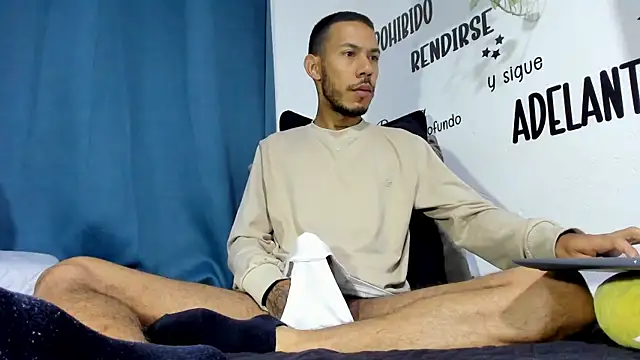 Aronxxs online show from 15, 12, 2025