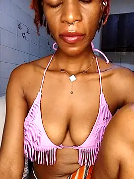 Snapshot of Ayrella02 chatting on 3, 12, 2025 Ayrella02 online show from 3, 12, 2025