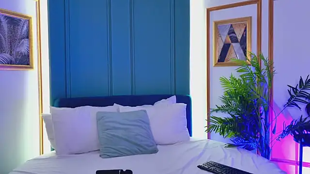 Snapshot of LunaWills_ chatting on 14, 11, 2025 LunaWills online show from 14, 11, 2025