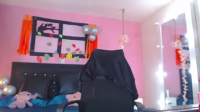 SamaraCortez online show from 10, 10, 2025