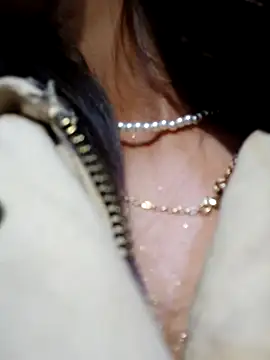 Snapshot of Violeta_12- chatting on 4, 11, 2025 Violeta 12- online show from 4, 11, 2025