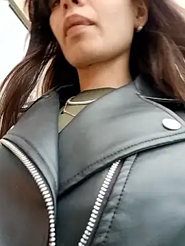 Snapshot of Violeta_12- chatting on 6, 11, 2025 Violeta 12- online show from 6, 11, 2025