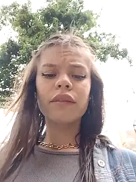 Snapshot of Violeta_12- chatting on 20, 12, 2025 Violeta 12- online show from 20, 12, 2025