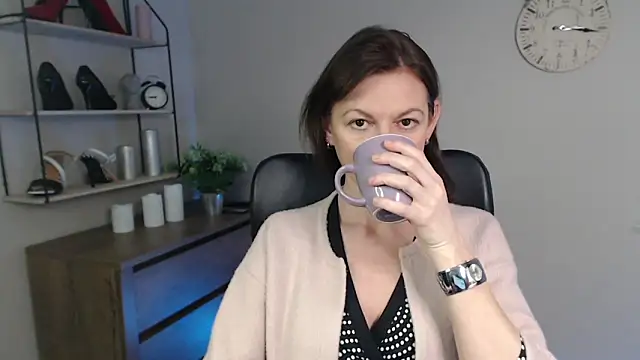 VivianWILD online show from 6, 3, 2025