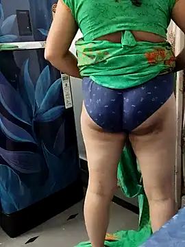 Snapshot of Januhot18 chatting on 16, 12, 2024 Januhot18 online show from 16, 12, 2024