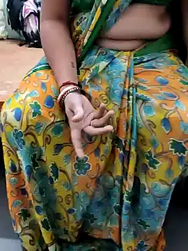 Snapshot of Januhot18 chatting on 17, 12, 2024 Januhot18 online show from 17, 12, 2024