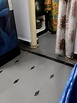 Snapshot of Januhot18 chatting on 17, 12, 2024 Januhot18 online show from 17, 12, 2024