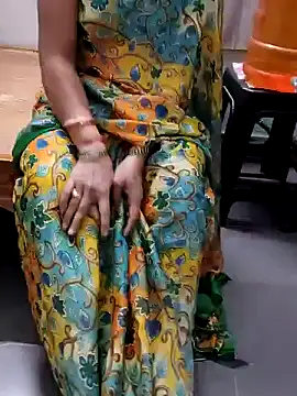 Snapshot of Januhot18 chatting on 17, 12, 2024 Januhot18 online show from 17, 12, 2024