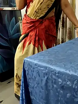 Snapshot of Januhot18 chatting on 18, 12, 2024 Januhot18 online show from 18, 12, 2024