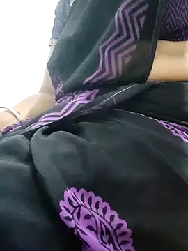 Snapshot of Januhot18 chatting on 19, 12, 2024 Januhot18 online show from 19, 12, 2024