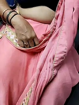 Snapshot of Januhot18 chatting on 23, 12, 2024 Januhot18 online show from 23, 12, 2024