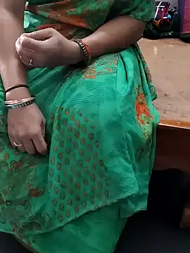 Snapshot of Januhot18 chatting on 24, 12, 2024 Januhot18 online show from 24, 12, 2024