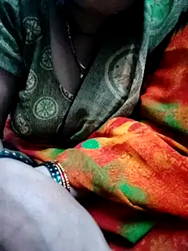 Snapshot of Januhot18 chatting on 29, 12, 2024 Januhot18 online show from 29, 12, 2024