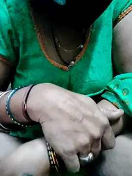 Snapshot of Januhot18 chatting on 4, 1, 2025 Januhot18 online show from 4, 1, 2025