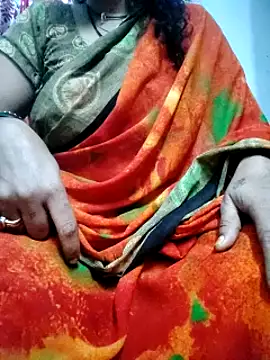 Snapshot of Januhot18 chatting on 5, 1, 2025 Januhot18 online show from 5, 1, 2025