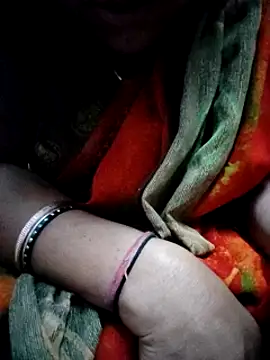 Snapshot of Januhot18 chatting on 5, 1, 2025 Januhot18 online show from 5, 1, 2025