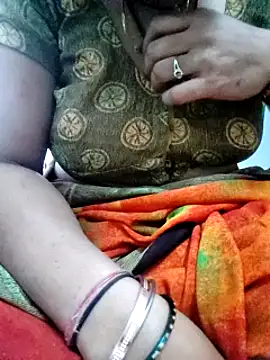 Snapshot of Januhot18 chatting on 8, 1, 2025 Januhot18 online show from 8, 1, 2025