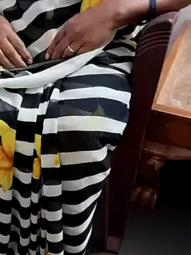 Snapshot of Januhot18 chatting on 22, 1, 2025 Januhot18 online show from 22, 1, 2025