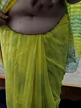 Snapshot of Januhot18 chatting on 17, 2, 2025 Januhot18 online show from 17, 2, 2025