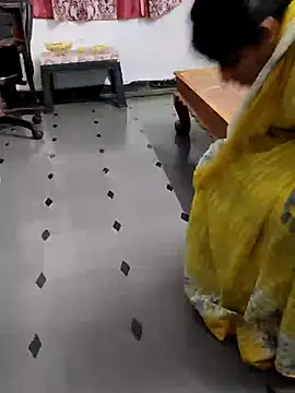 Snapshot of Januhot18 chatting on 17, 2, 2025 Januhot18 online show from 17, 2, 2025