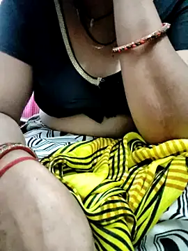 Snapshot of Januhot18 chatting on 23, 2, 2025 Januhot18 online show from 23, 2, 2025