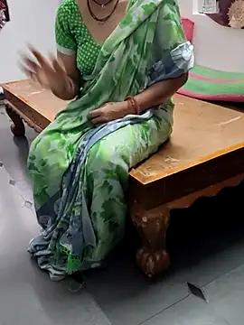 Snapshot of Januhot18 chatting on 27, 2, 2025 Januhot18 online show from 27, 2, 2025