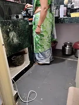 Snapshot of Januhot18 chatting on 27, 2, 2025 Januhot18 online show from 27, 2, 2025