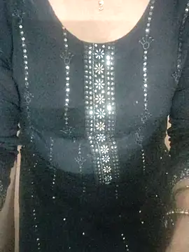 Snapshot of Januhot18 chatting on 16, 11, 2025 Januhot18 online show from 16, 11, 2025