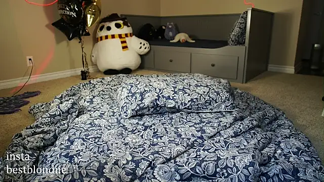 bestblonde online show from 31, 1, 2025