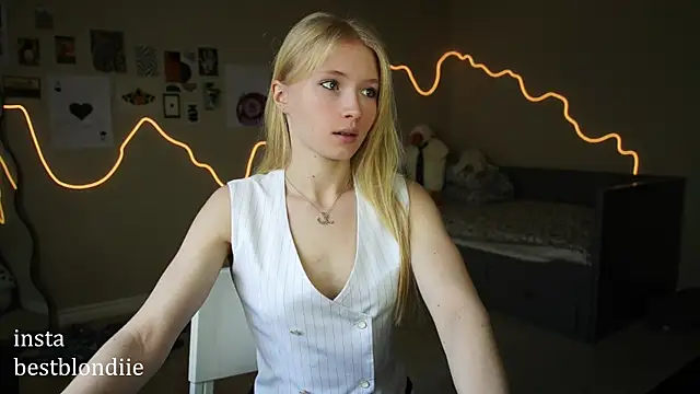 bestblonde online show from 3, 3, 2025