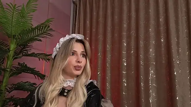 Snapshot of Elliblue chatting on 31, 10, 2025 Elliblue online show from 31, 10, 2025