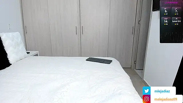 MalejaDiaz  online show from 24, 1, 2025