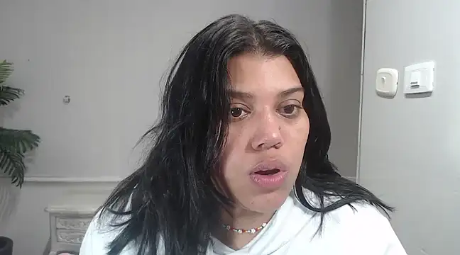 LindaBreeS online show from 17, 2, 2025