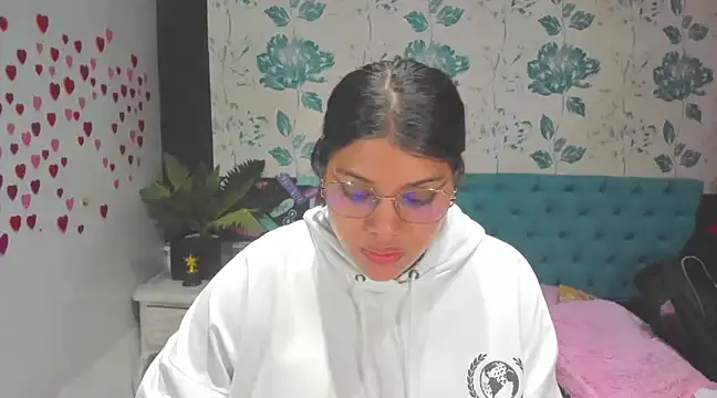 LindaBreeS online show from 28, 2, 2025