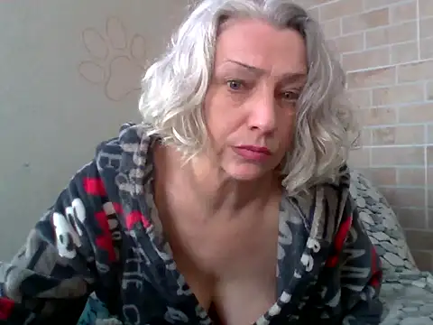 Lorie Carrie online show from 13, 2, 2026