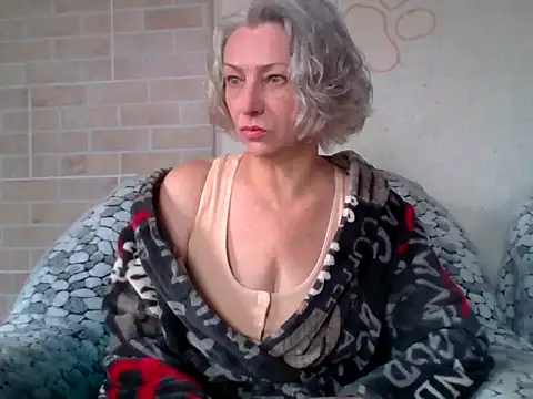 Lorie Carrie online show from 12, 4, 2026