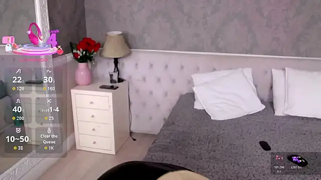 Snapshot of ElenaJuarez chatting on 3, 11, 2025 ElenaJuarez online show from 3, 11, 2025