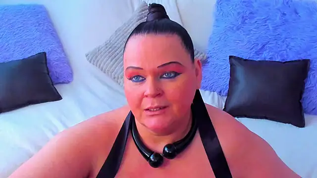 Snapshot of MilanaBiegert chatting on 2, 3, 2025 MilanaBiegert online show from 2, 3, 2025