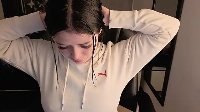 almma shy online show from 4, 11, 2025