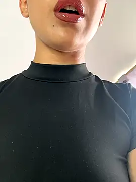 Snapshot of Nikothyna chatting on 3, 10, 2025 Nikothyna online show from 3, 10, 2025