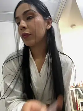 Nikothyna online show from 5, 4, 2026