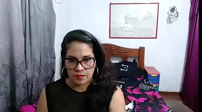 Mistresskloe01 online show from 27, 12, 2024