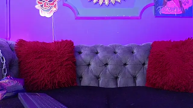 Julieta Russell online show from 12, 2, 2025