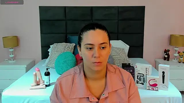 Snapshot of MadisonJenner chatting on 17, 11, 2025 MadisonJenner online show from 17, 11, 2025