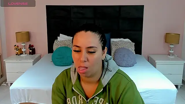 Snapshot of MadisonJenner chatting on 4, 12, 2025 MadisonJenner online show from 4, 12, 2025