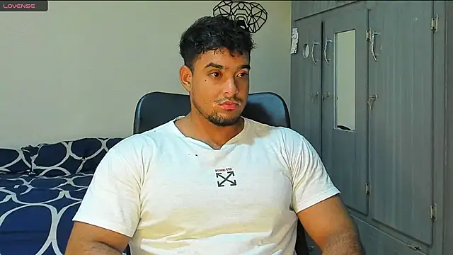 Snapshot of Big_furry_bear13 chatting on 17, 12, 2024 Big furry bear13 online show from 17, 12, 2024