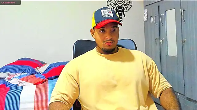 Snapshot of Big_furry_bear13 chatting on 28, 12, 2024 Big furry bear13 online show from 28, 12, 2024