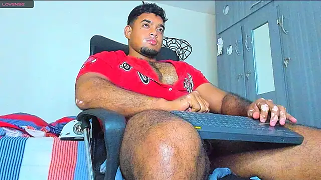 Snapshot of Big_furry_bear13 chatting on 29, 12, 2024 Big furry bear13 online show from 29, 12, 2024